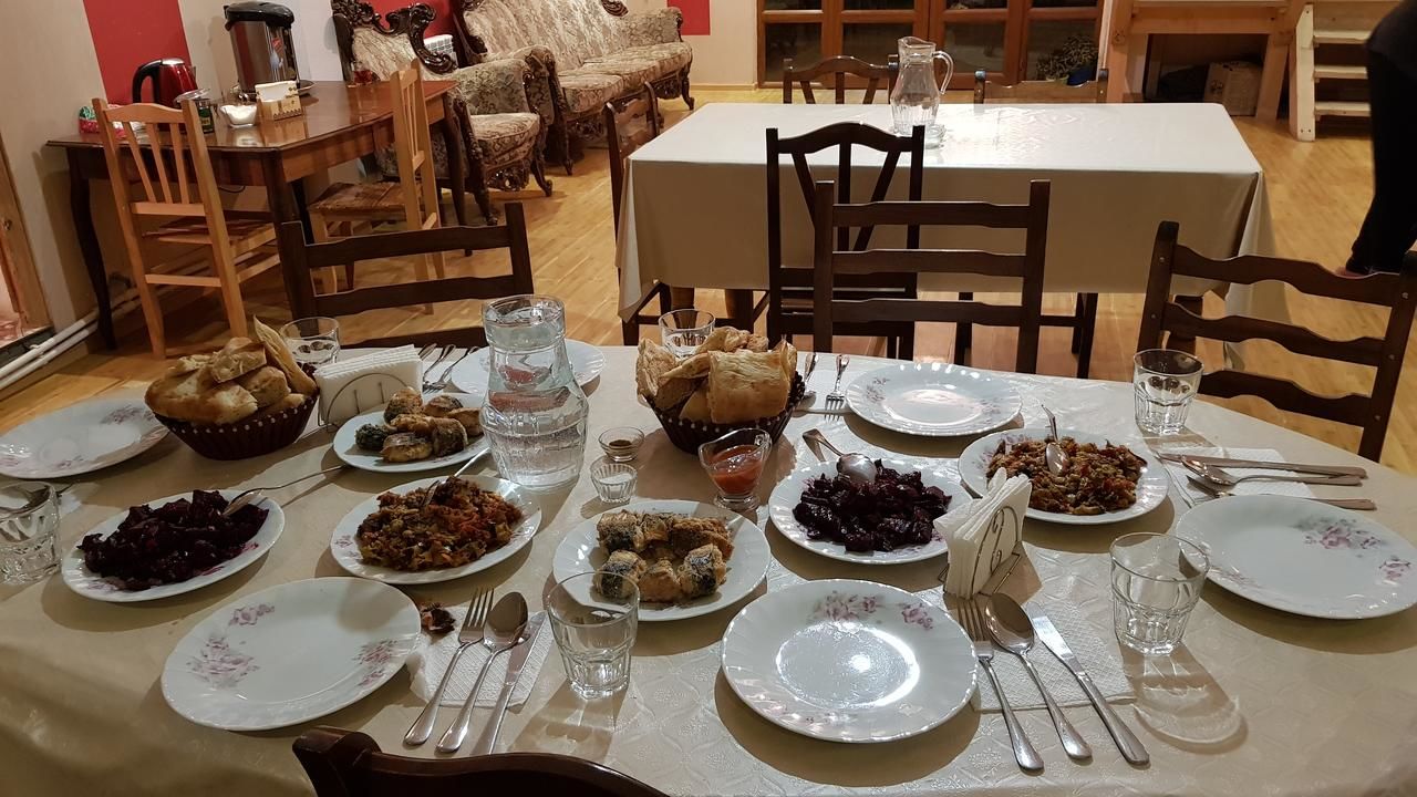 Гостевой дом Hilltop Mestia Местиа-23