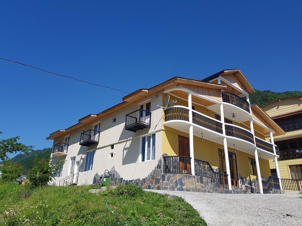 Гостевой дом Hilltop Mestia Местиа-12